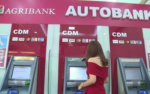 Chuyển tiền từ agribank sang vietcombank mất bao lâu Thời gian chuyển tiền từ Agribank sang Vietcombank khi chuyển qua ATM
